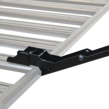 Load image into Gallery viewer, Front Runner Series Slimline 3 Shower Arm