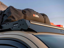 Load image into Gallery viewer, FRONT RUNNER 40" LED SLIM LIGHT BAR VX1000-CB SM / 12V/24V / SINGLE MOUNT