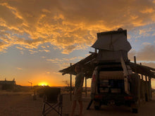 Load image into Gallery viewer, Quick Pitch Hard Shell Roof Top Tent