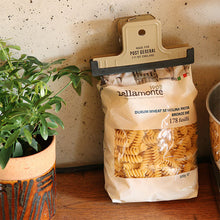 Load image into Gallery viewer, Post General Universal Clip